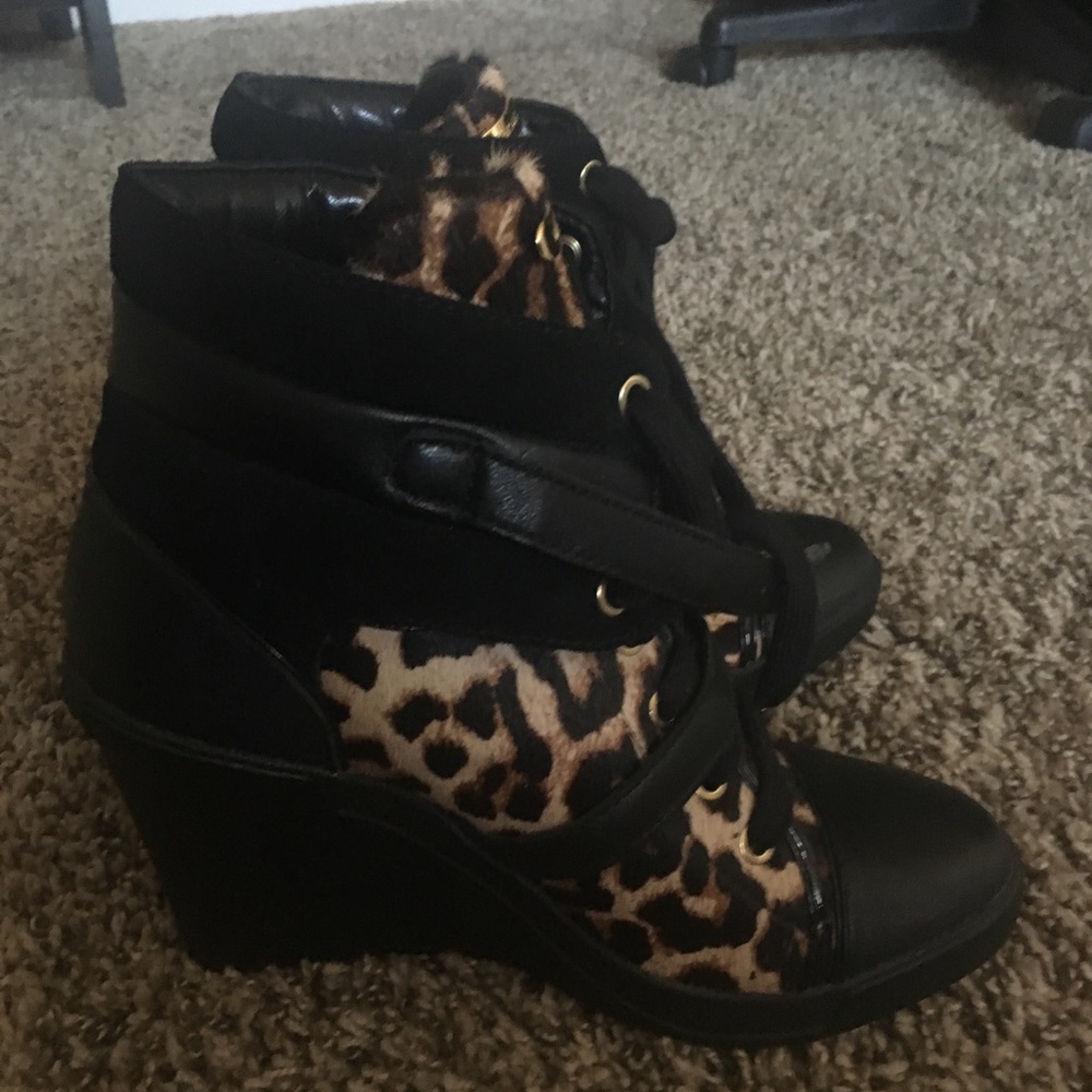 Michael Khors leopard print wedges size 7
